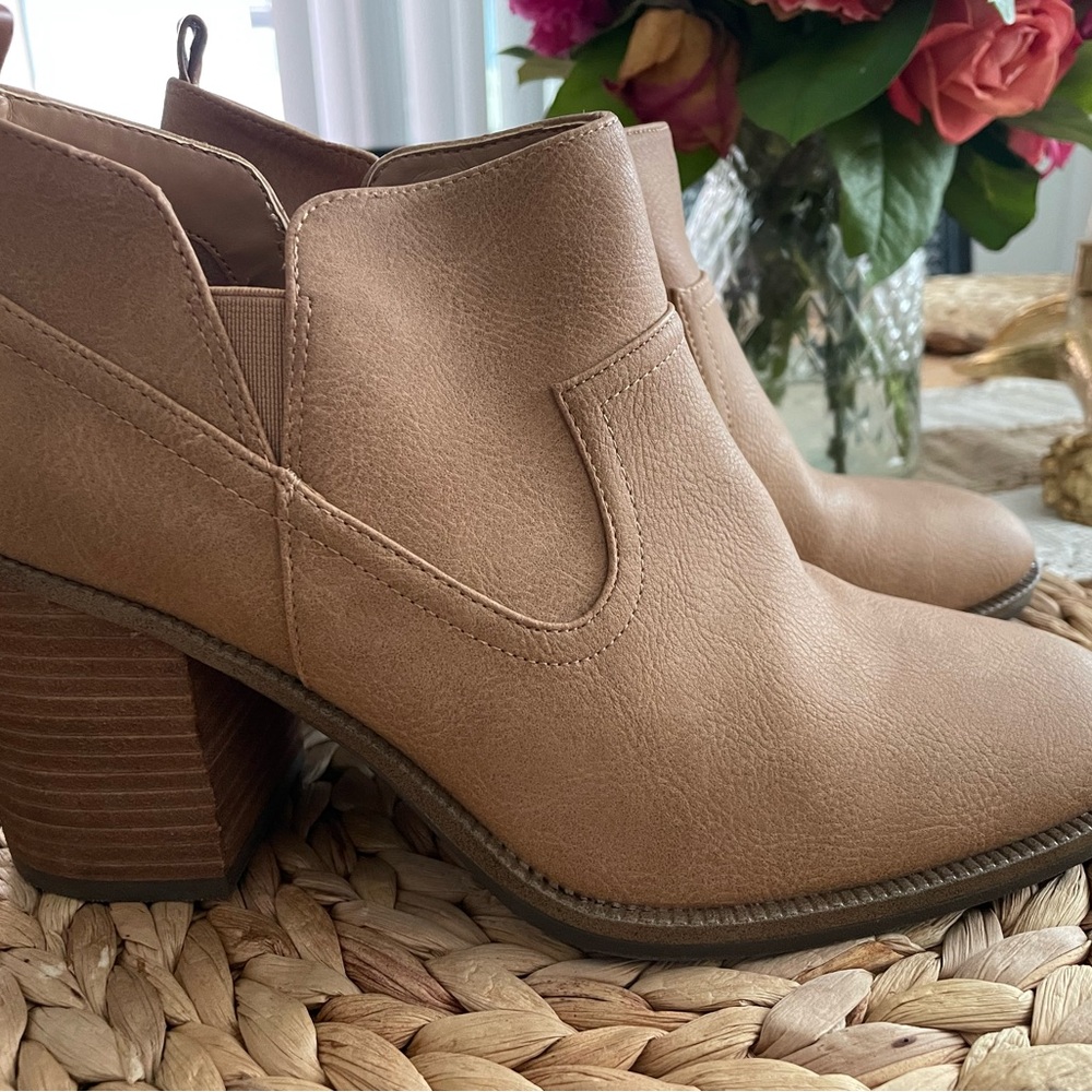 Women's Tan Ankle Boots